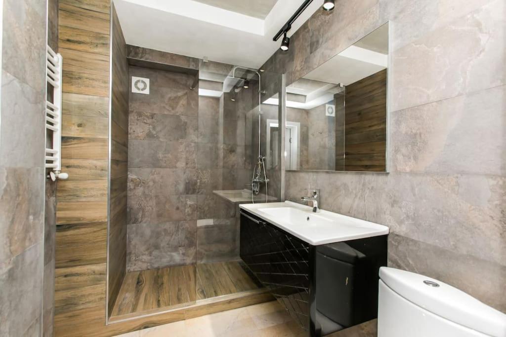 Lev Tolstoi Studio Apartment Chisinau Luaran gambar